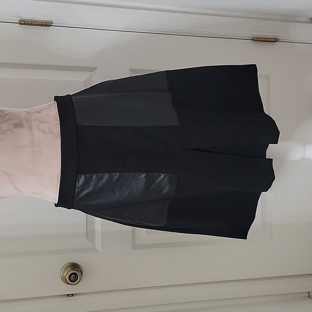Joe Fresh, Size 8, Black Midi Skirt, Faux Leather Front Pockets, NEW with Tag